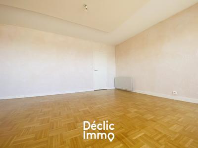Appartement - 108 m² - 4 pièces