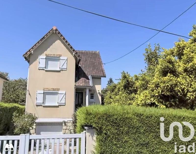 Maison - 93 m² - 5 pièces