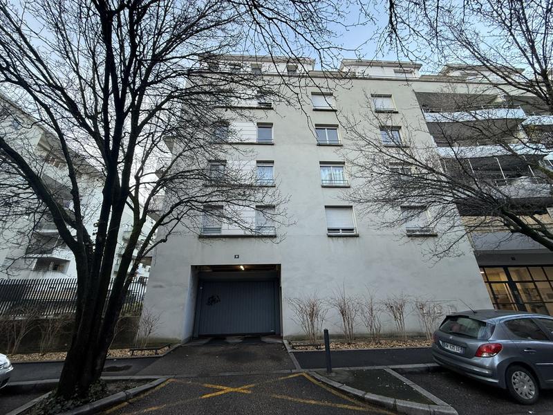 Parking / Garage - 14 m²