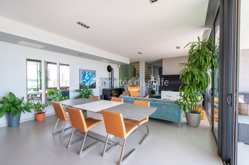 Maison - 204 m² - 5 pièces