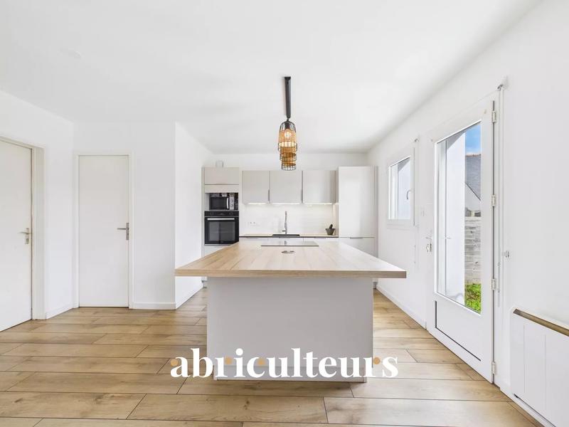 Maison - 104 m² - 5 pièces