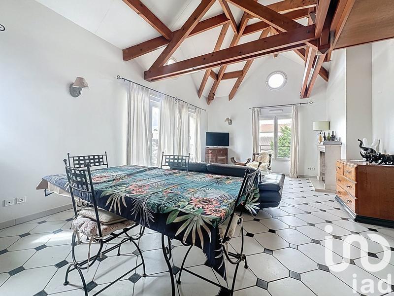 Appartement - 104 m² - 6 pièces