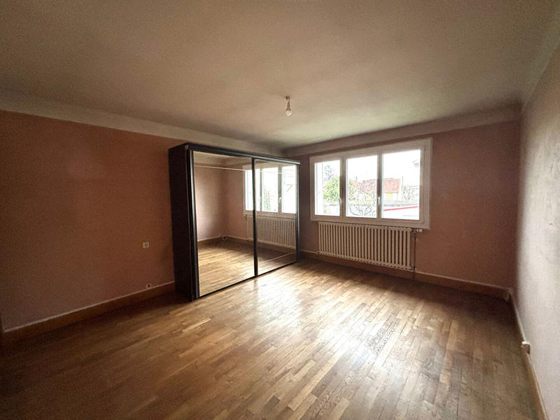 Maison - 180 m² - 6 pièces