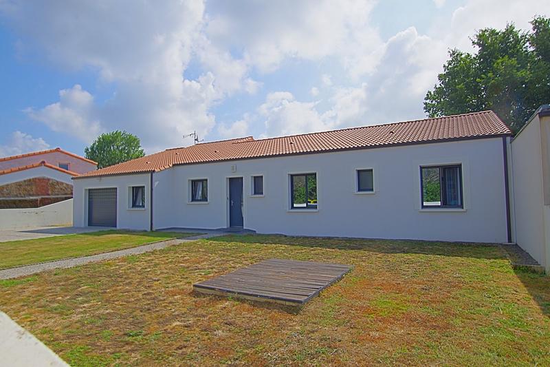Maison traditionnelle - 157 m² - 5 pièces
