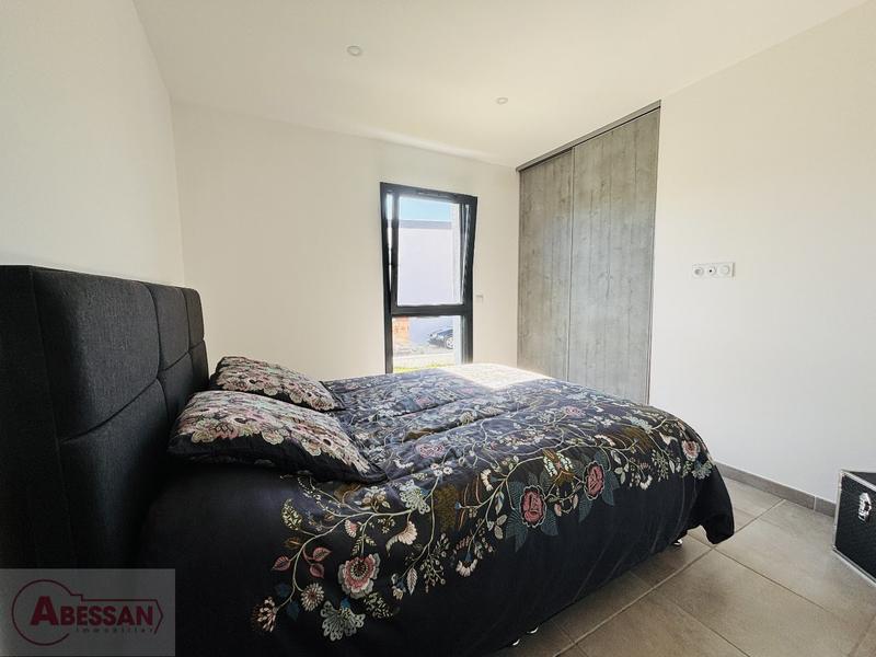 Villa - 90 m² - 4 pièces