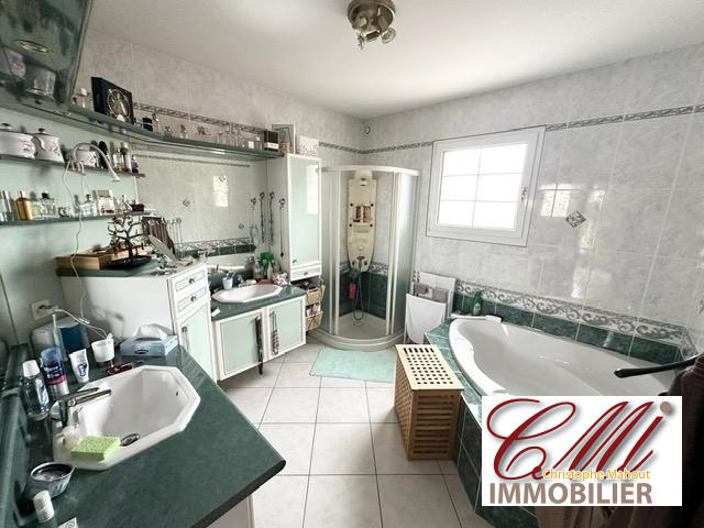 Maison - 385 m² - 11 pièces