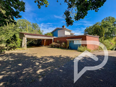 Maison - 242 m² - 6 pièces