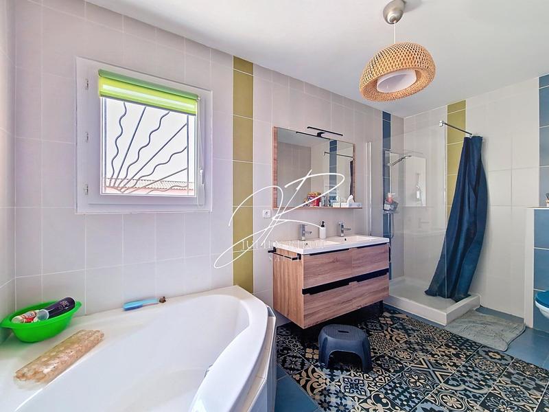 Maison - 111 m² - 5 pièces