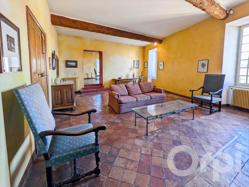 Maison - 250 m² - 9 pièces