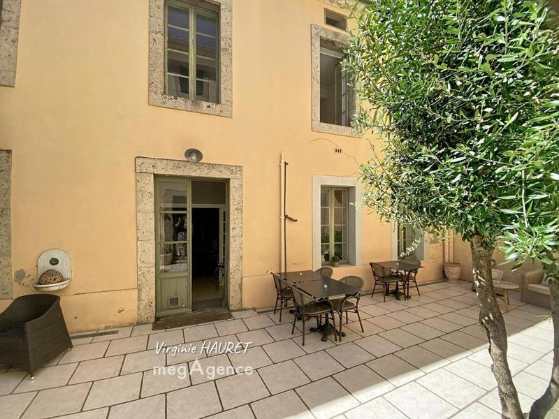 Maison - 270 m² - 10 pièces