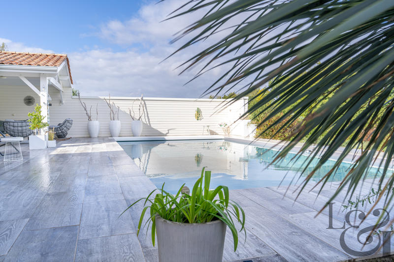 Maison - 180 m² - 6 pièces