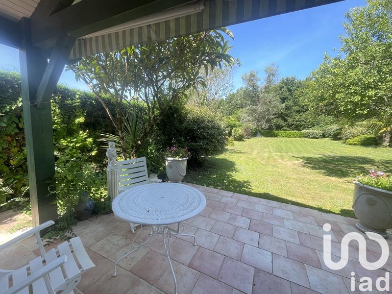 Maison - 230 m² - 6 pièces