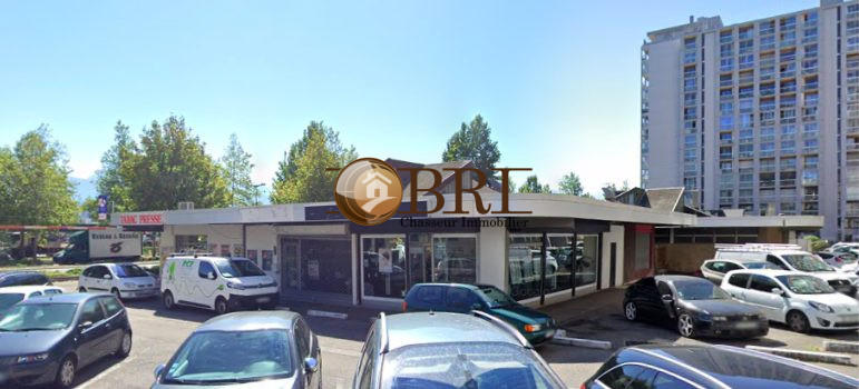 Local commercial - 90 m² - 3 pièces