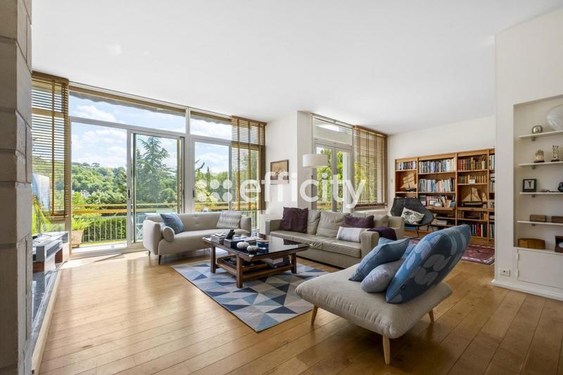 Villa - 309 m² - 12 pièces