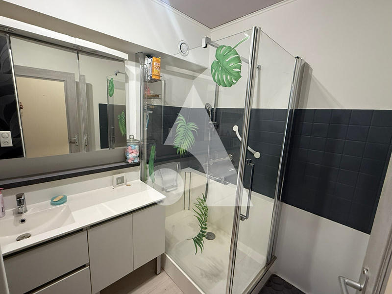 Appartement - 90 m² - 4 pièces