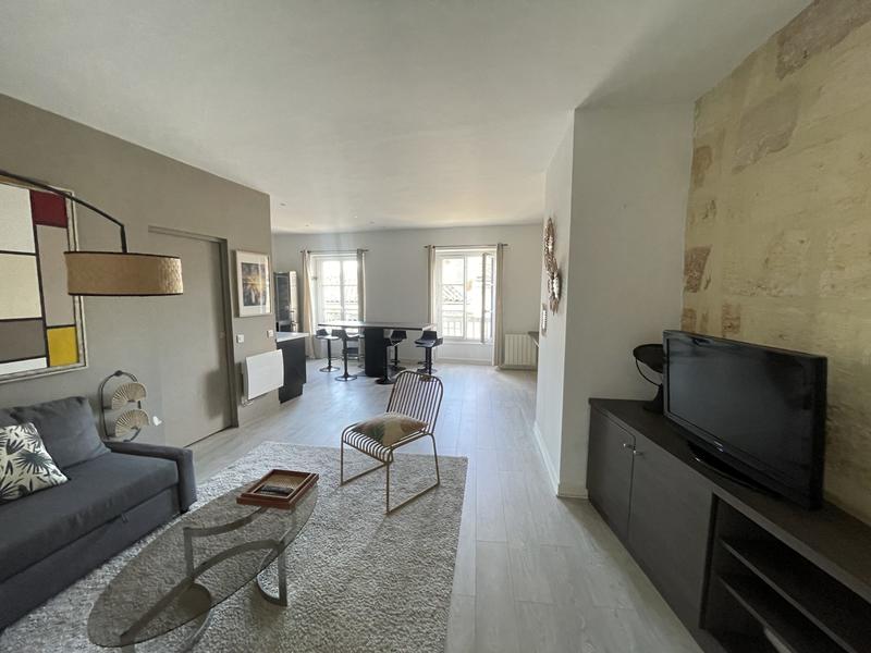 Appartement - 82 m² - 3 pièces