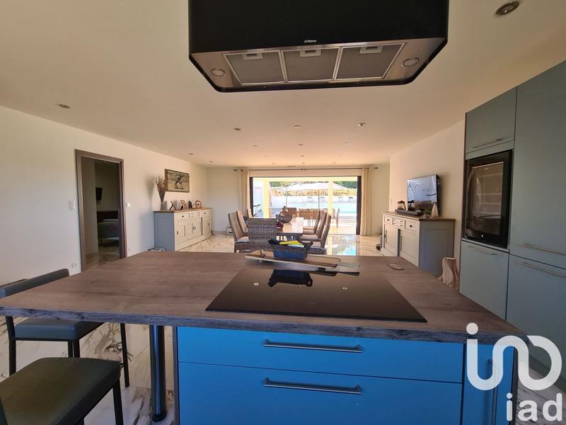 Maison - 250 m² - 7 pièces