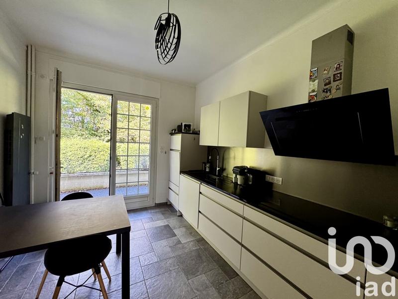 Maison - 211 m² - 8 pièces