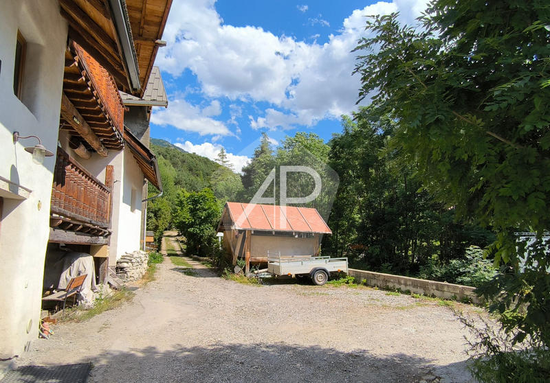 Maison ancienne - 348 m² - 12 pièces