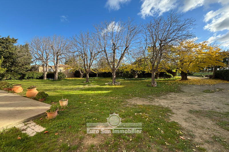 Maison - 400 m² - 16 pièces