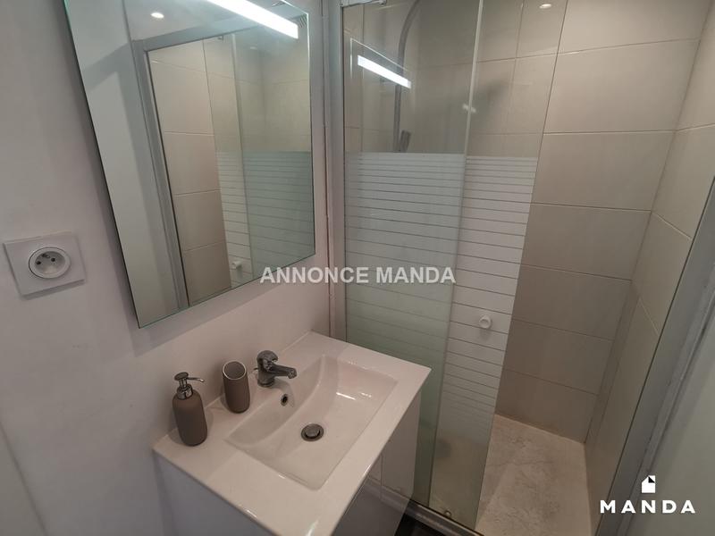 Chambre - 10 m² - 5 pièces