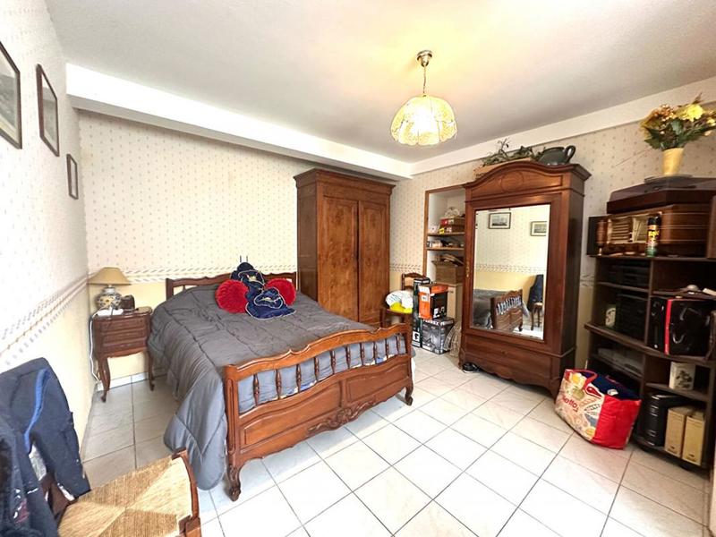 Maison - 198 m² - 9 pièces