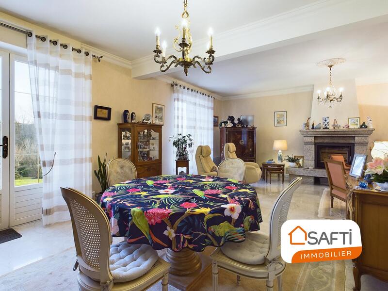 Maison - 170 m² - 9 pièces