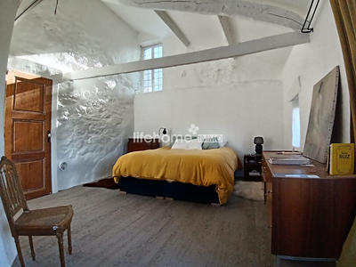 Maison - 210 m² - 6 pièces