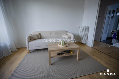 Chambre - 10 m² - 4 pièces