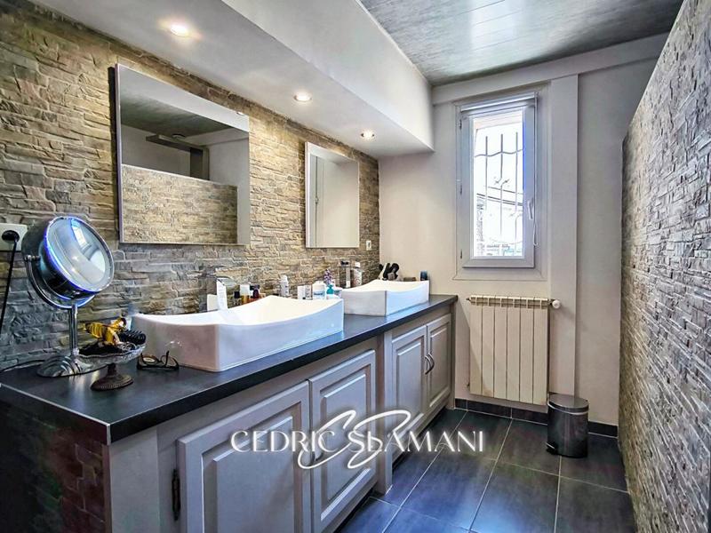 Maison - 195 m² - 7 pièces