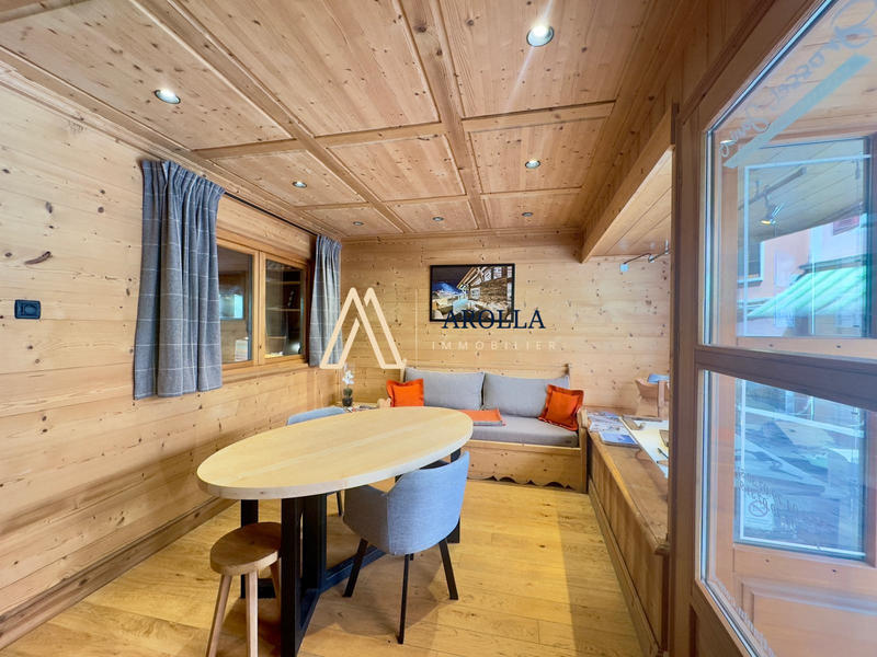 Fonds de commerce - Local commercial - 137 m²