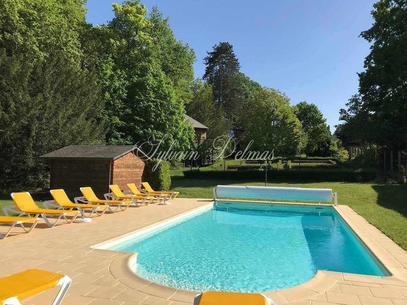 Château - 1 000 m² - 32 pièces