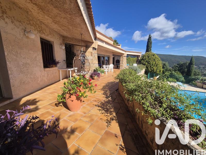 Maison - 180 m² - 6 pièces