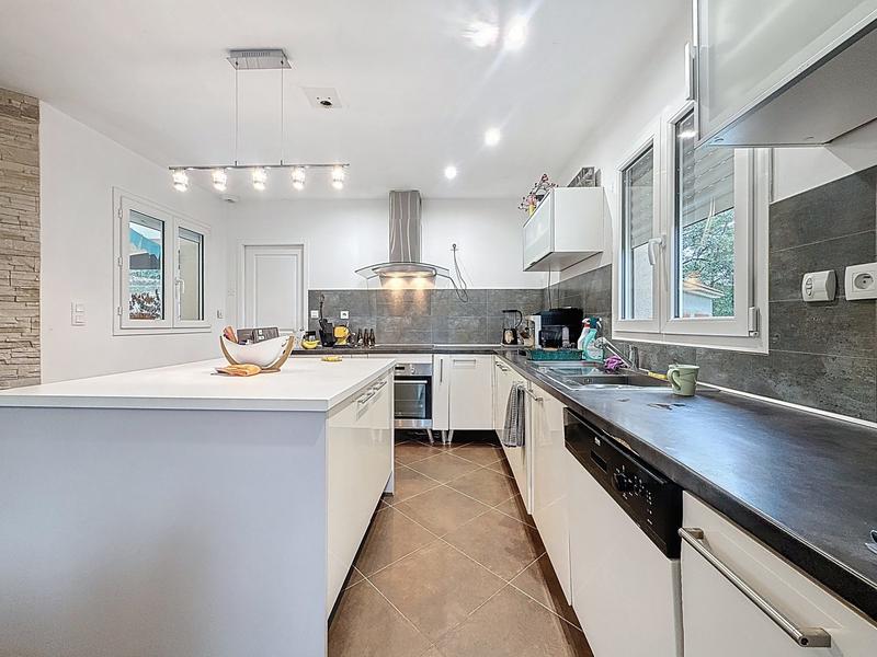 Maison - 110 m² - 4 pièces