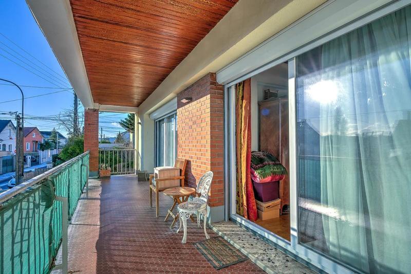 Maison - 285 m² - 10 pièces