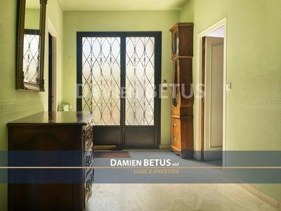 Maison - 202 m² - 8 pièces