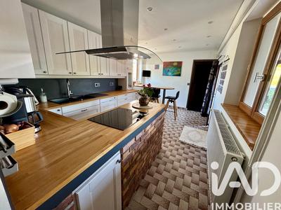 Maison - 200 m² - 7 pièces