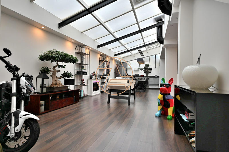 Loft - 202 m² - 8 pièces