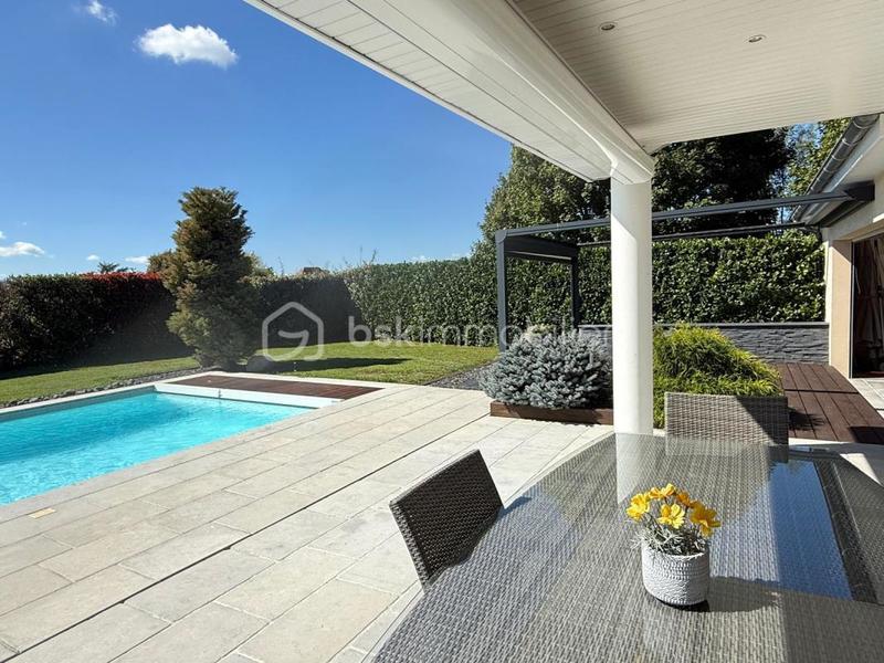 Villa - 166 m² - 6 pièces