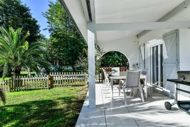 Maison - 370 m² - 11 pièces