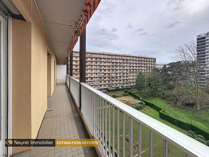 Appartement - 125 m² - 5 pièces