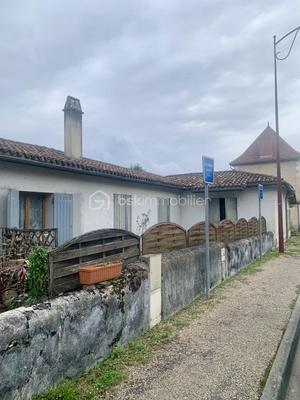 Maison - 636 m² - 7 pièces