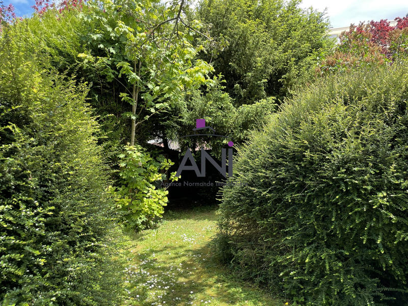 Maison - 303 m² - 12 pièces