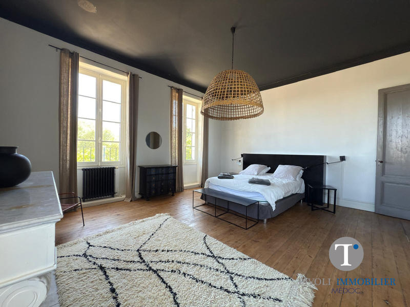 Maison ancienne - 490 m² - 12 pièces