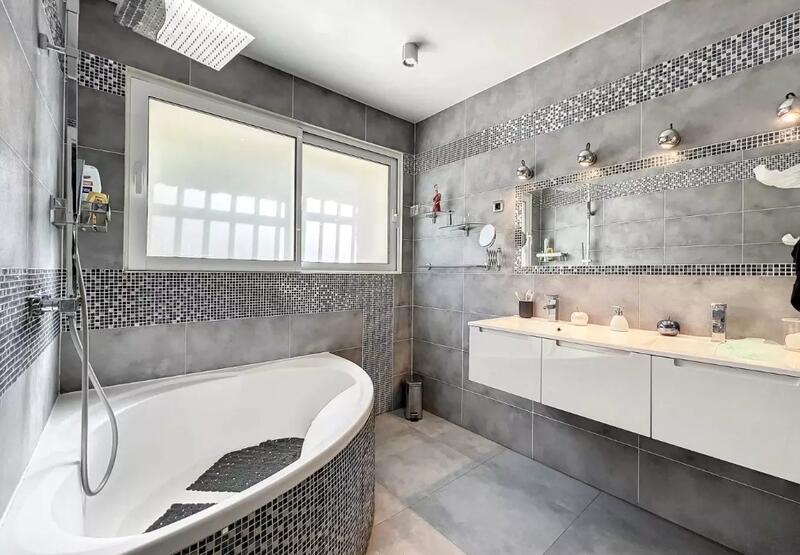 Villa - 230 m² - 7 pièces