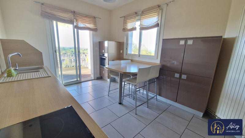 Maison - 194 m² - 7 pièces