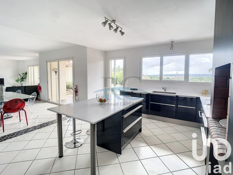 Maison - 203 m² - 5 pièces
