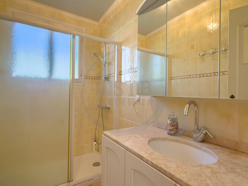 Maison - 147 m² - 6 pièces