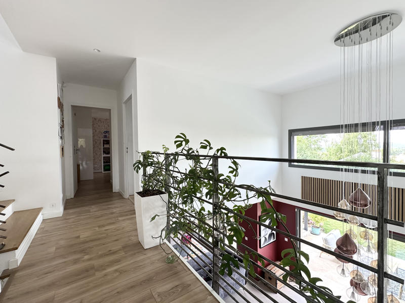 Maison - 223 m² - 8 pièces