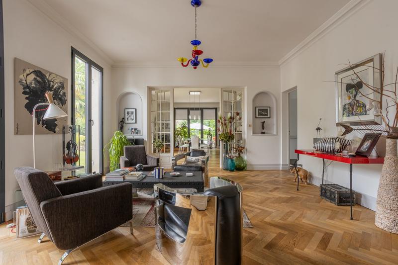 Maison - 390 m² - 10 pièces